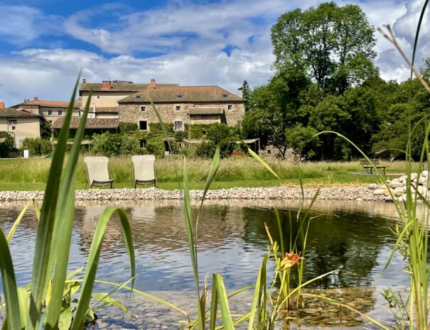 Gite de groupe en Auvergne piscine privée